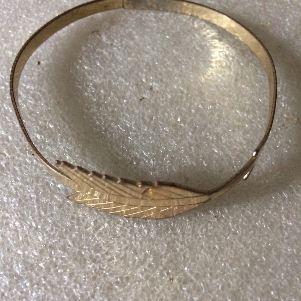 Vintage arowy bangle